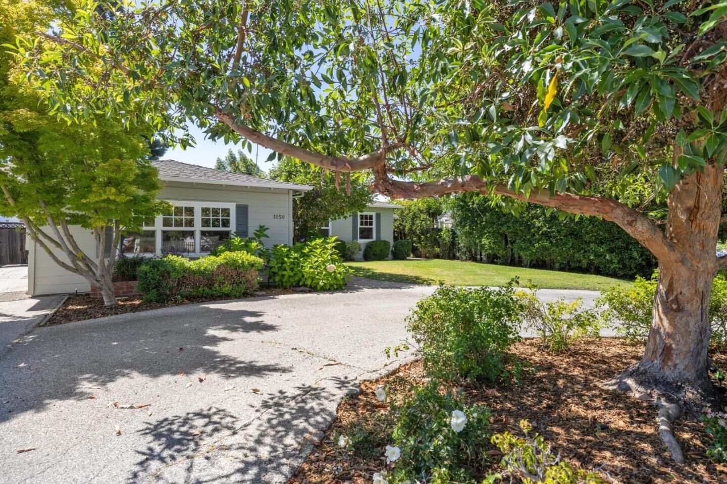 Property Photo:  1050 Boranda Avenue  CA 94040 