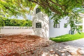 Property Photo: 3220 S Le Jeune Rd 3222 FL 33134