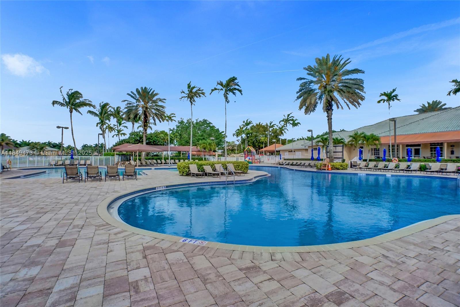 Property Photo:  1100 Chinaberry Dr  FL 33327 
