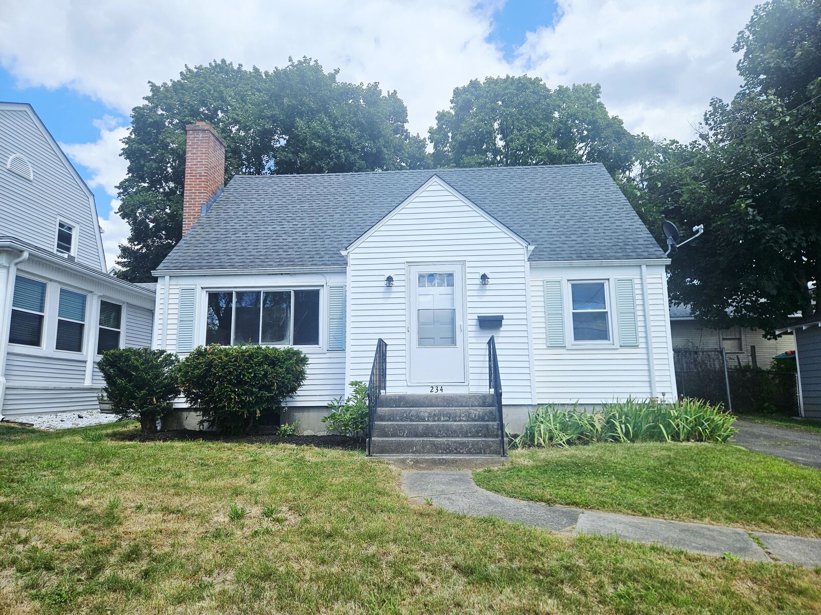 Property Photo:  234 Monroe Street  CT 06114 