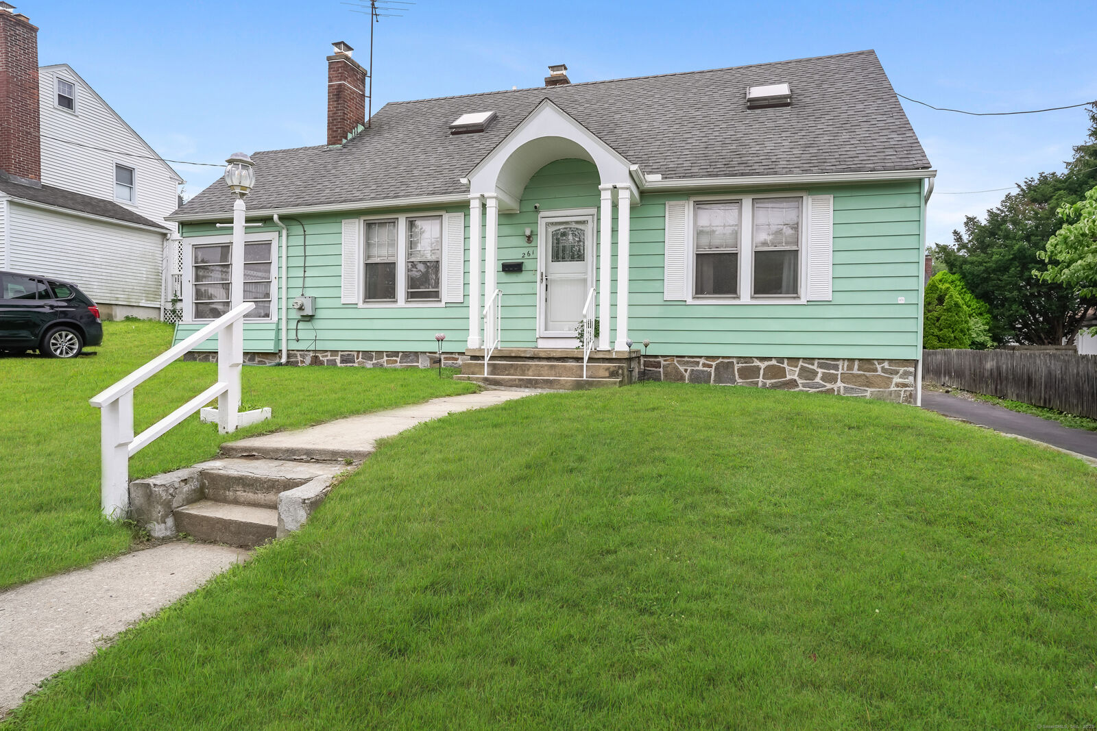 Property Photo:  261 Colony Street  CT 06824 