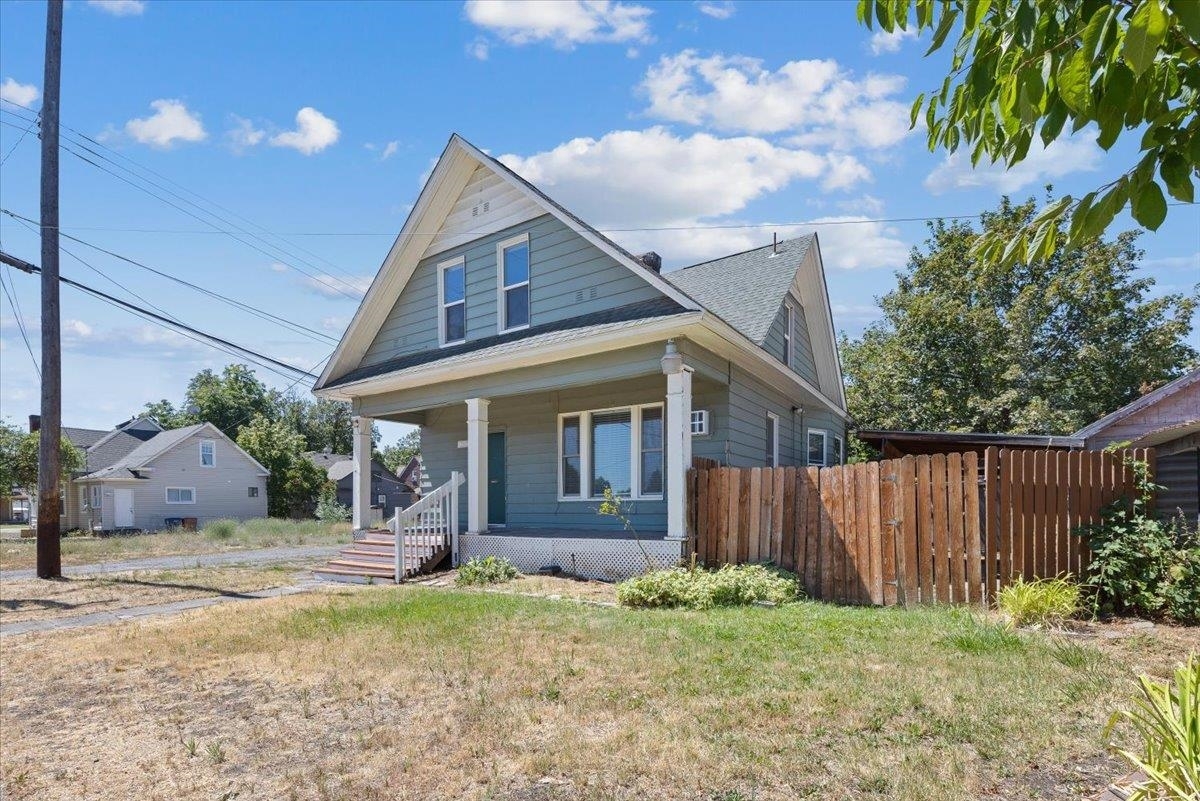 Property Photo: 1919 N Standard St WA 99207