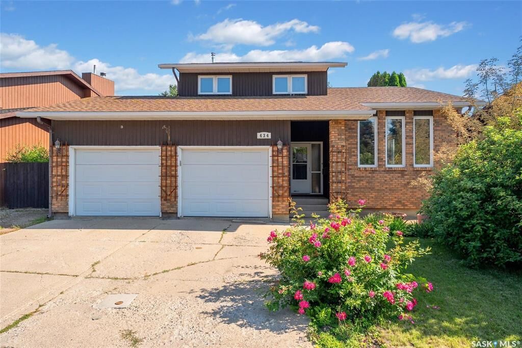 Property Photo:  434 Delaronde Road  SK S7J 3Y7 