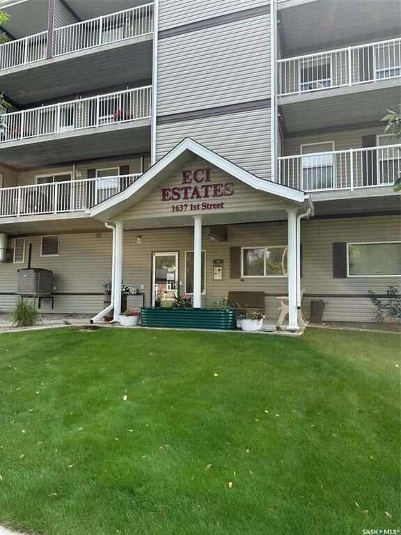 Property Photo: 1637 1st Street 305 SK S4A 2X4