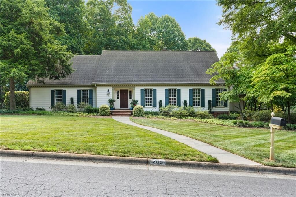 Property Photo:  205 Heatherton Way  NC 27104 