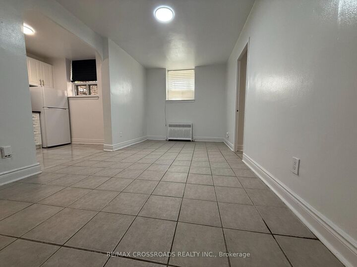 Photo de la propriété: 2770 Yonge Street B05 ON M4N 2J3