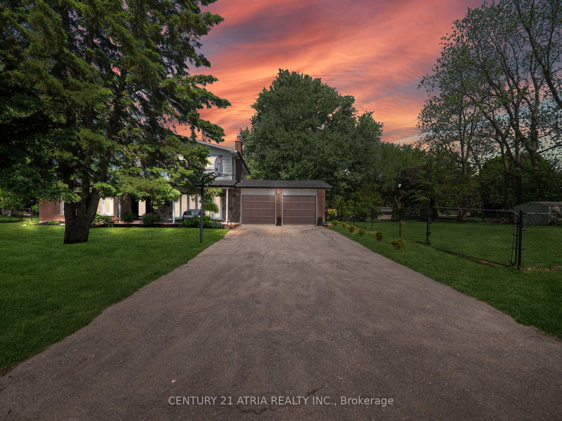 Property Photo:  7 May Avenue  ON L0G 1V0 