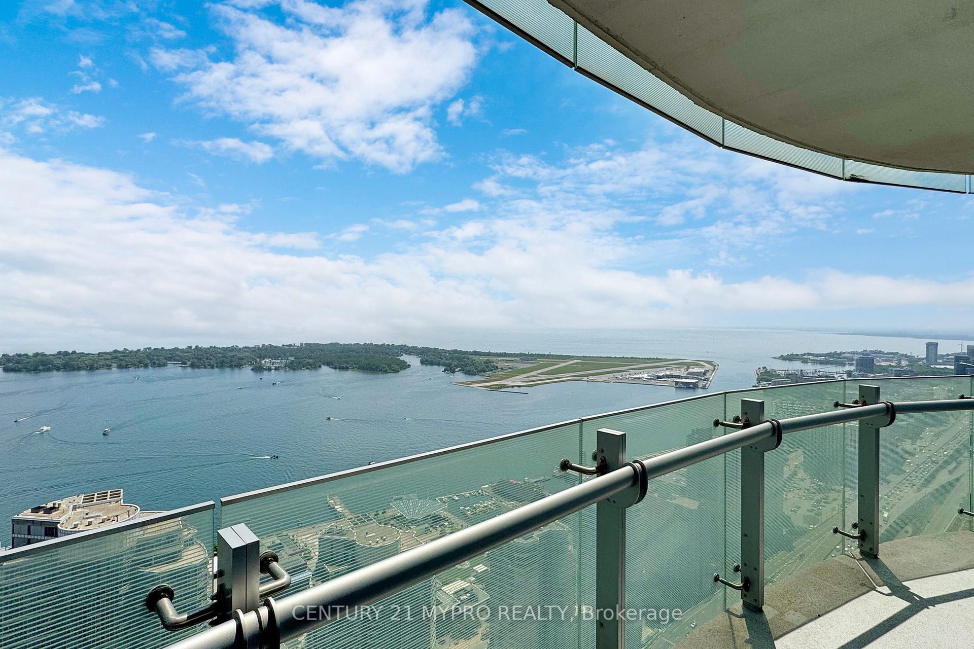 Property Photo:  12 York Street 5304  ON M5J 0A9 
