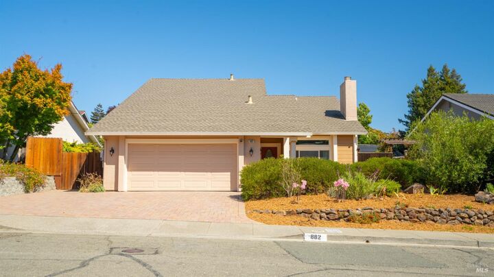 Property Photo: 882 Oxford Way CA 94510