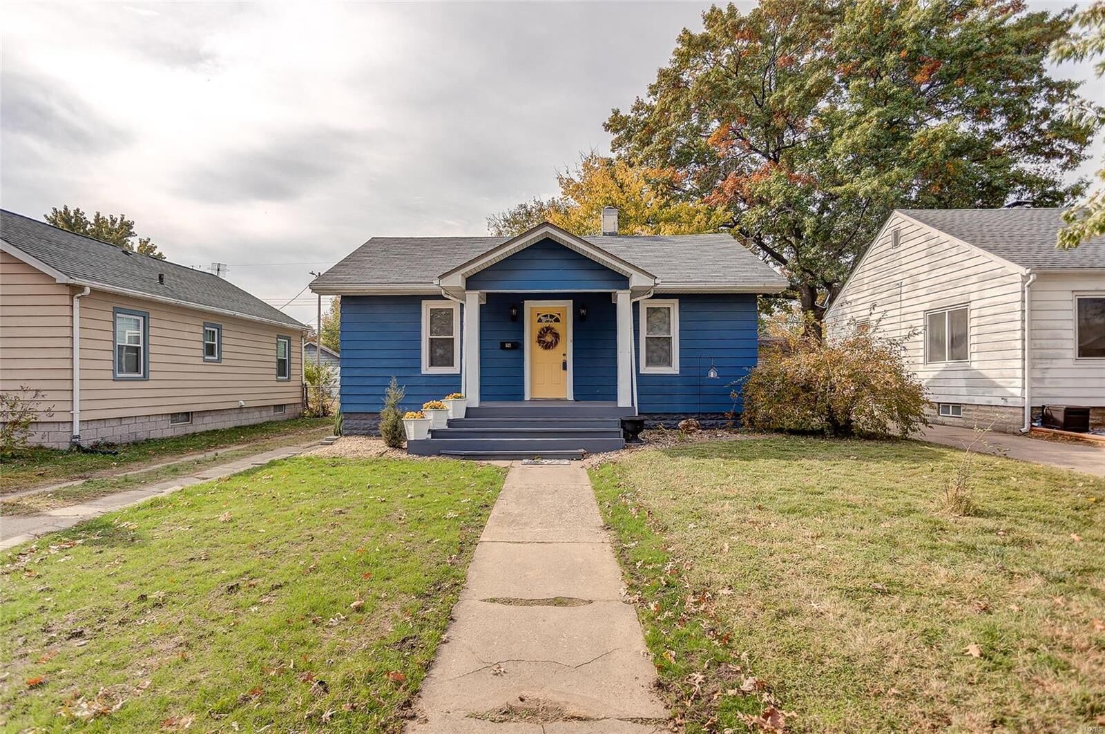 Property Photo:  521 Washington Avenue  IL 62024 