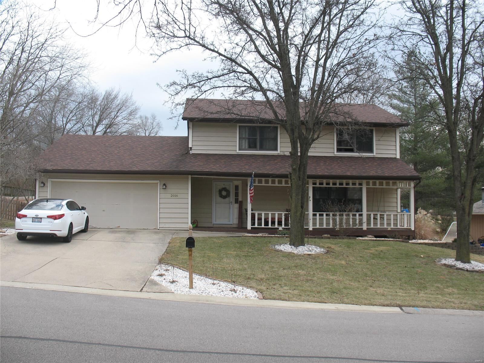 Property Photo: 2016 Greenbriar Drive IL 62234