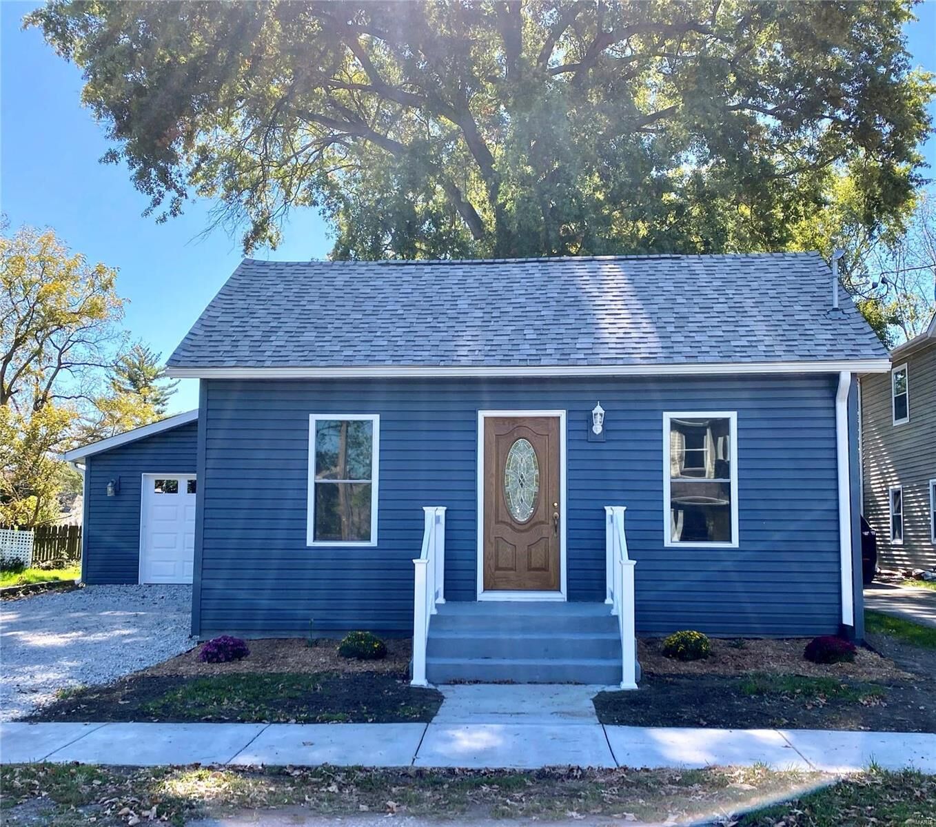 Property Photo:  226 E Pearl  IL 62088