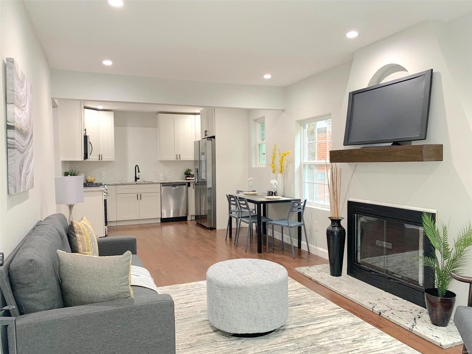 Property Photo: 7811 Garden Ave MO 63119