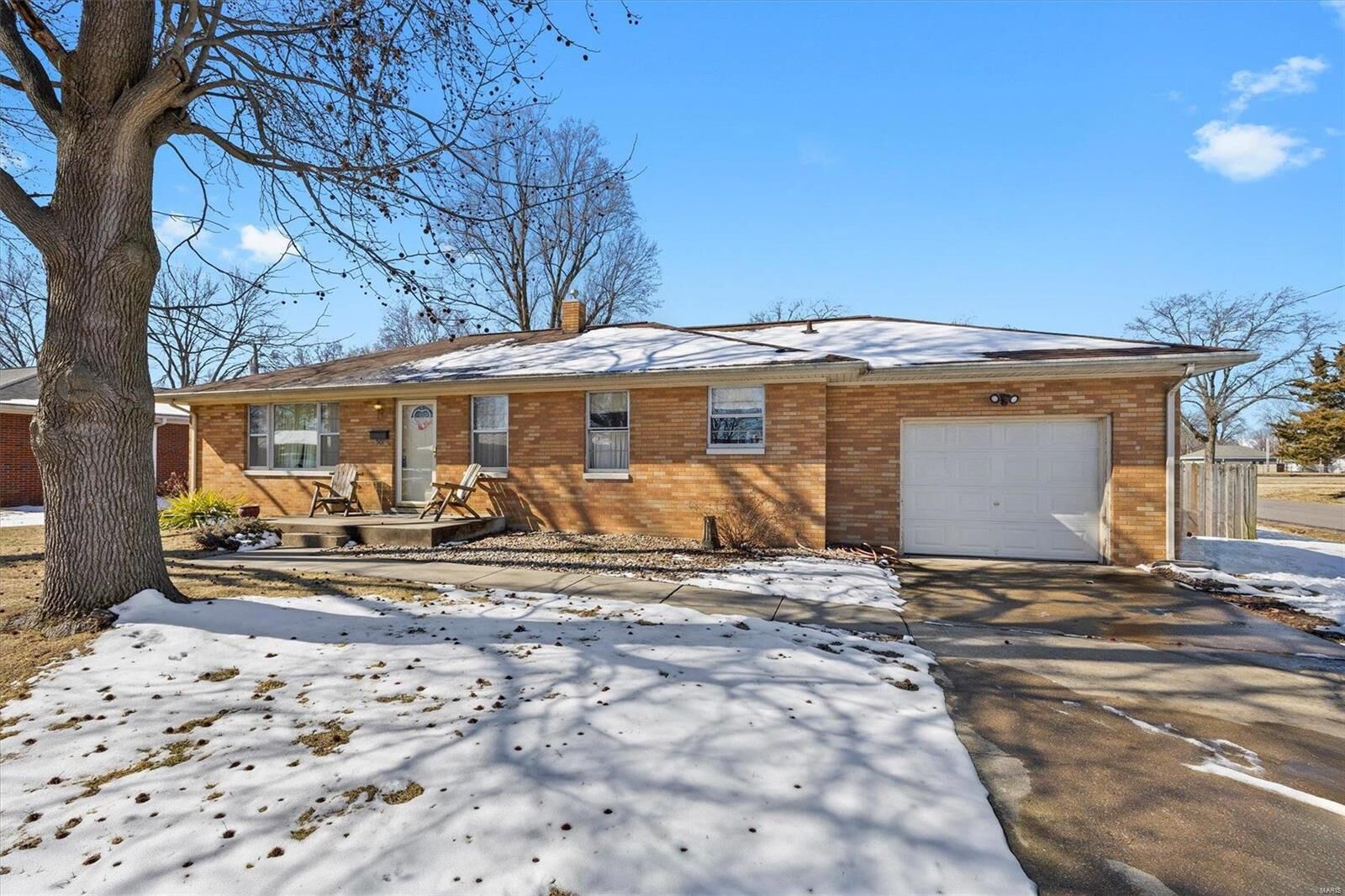 Property Photo:  501 S Augusta Street  IL 62269