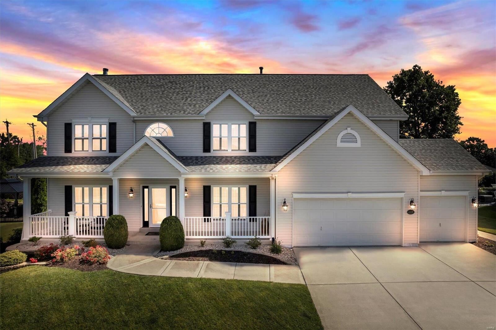 Property Photo: 227 Greycliff Bluff Drive MO 63129