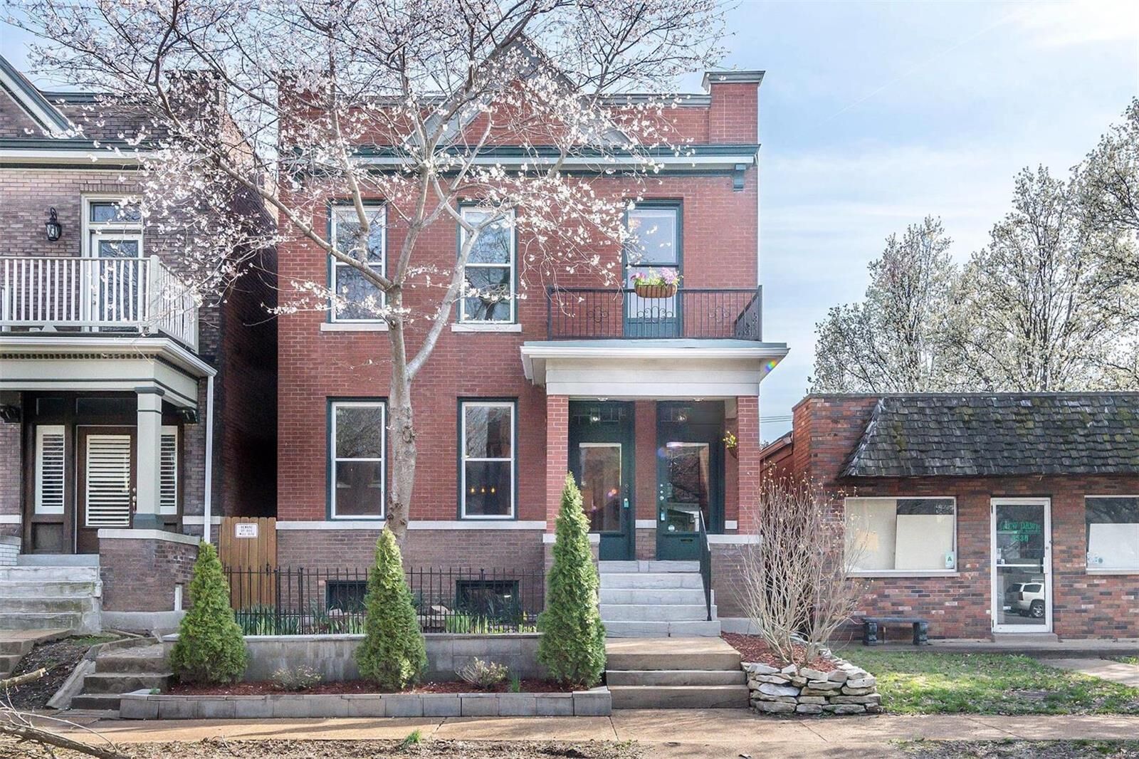Property Photo: 3532 Arsenal Street MO 63118