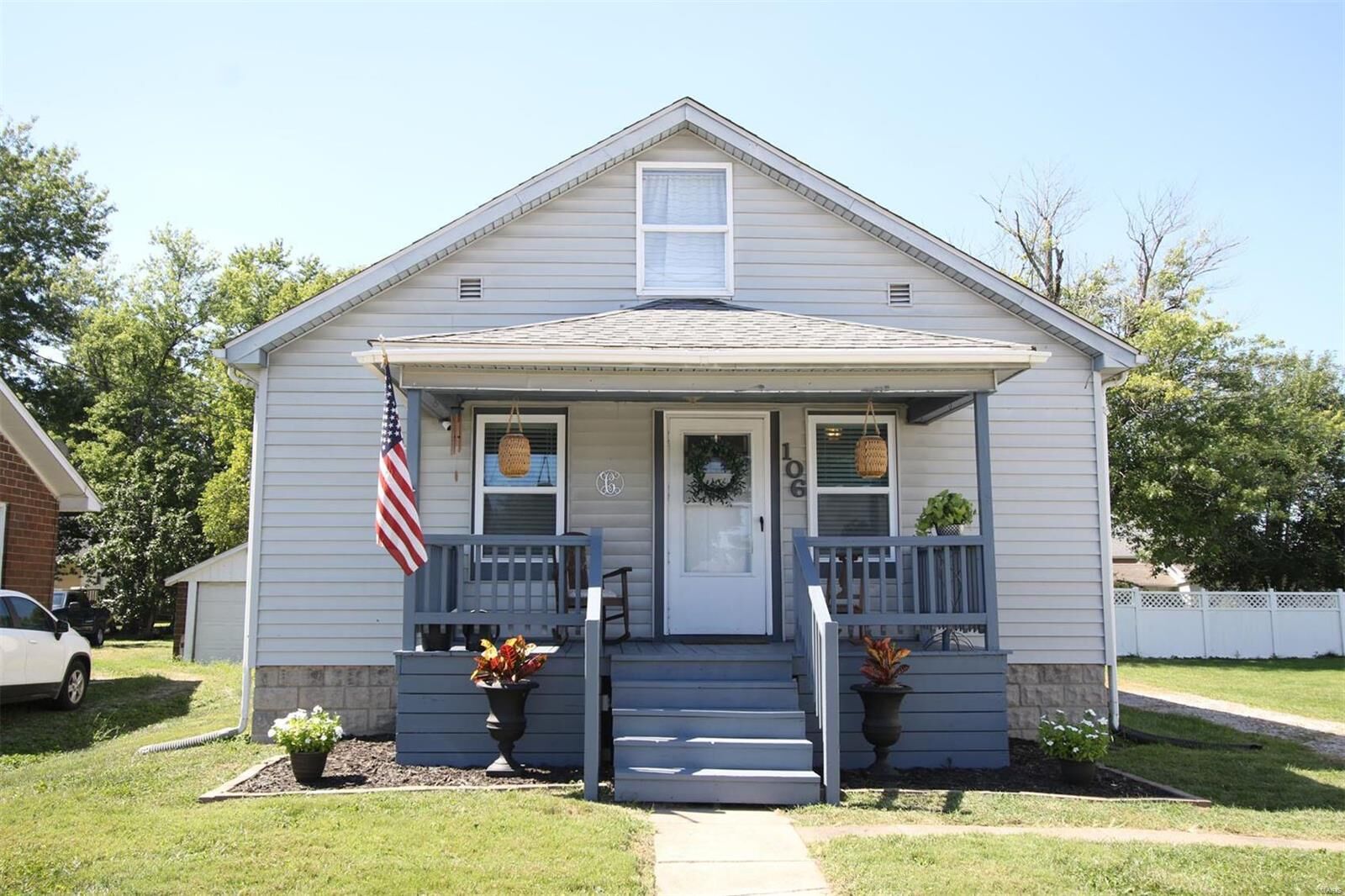 Property Photo:  106 S Maple Street  IL 62012 