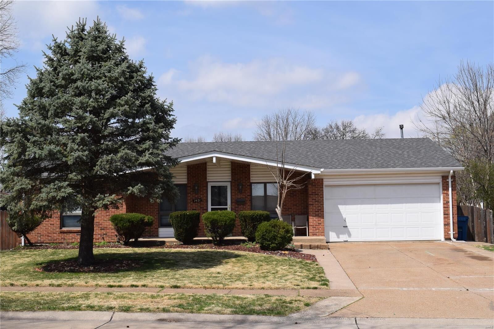 Property Photo: 7421 Fox Crest MO 63042