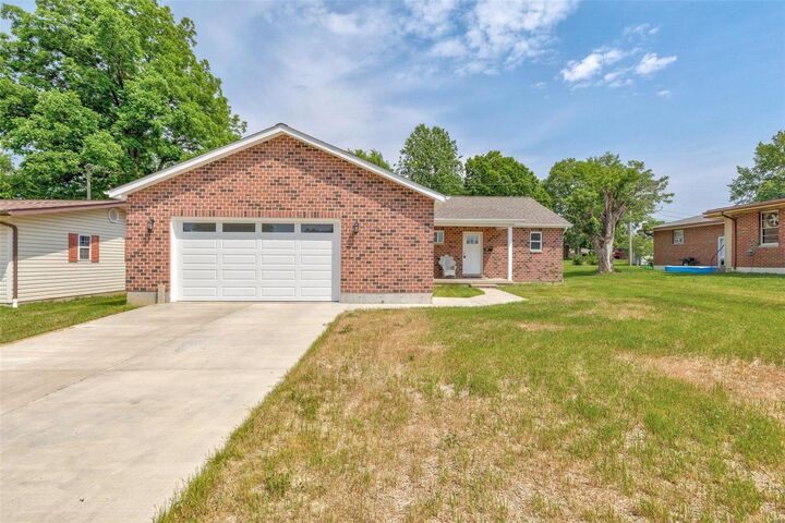 13 Marian Street  Ste Genevieve MO 63670 photo