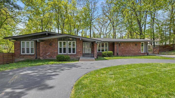 415 Oakmont Circle  Ballwin MO 63011 photo