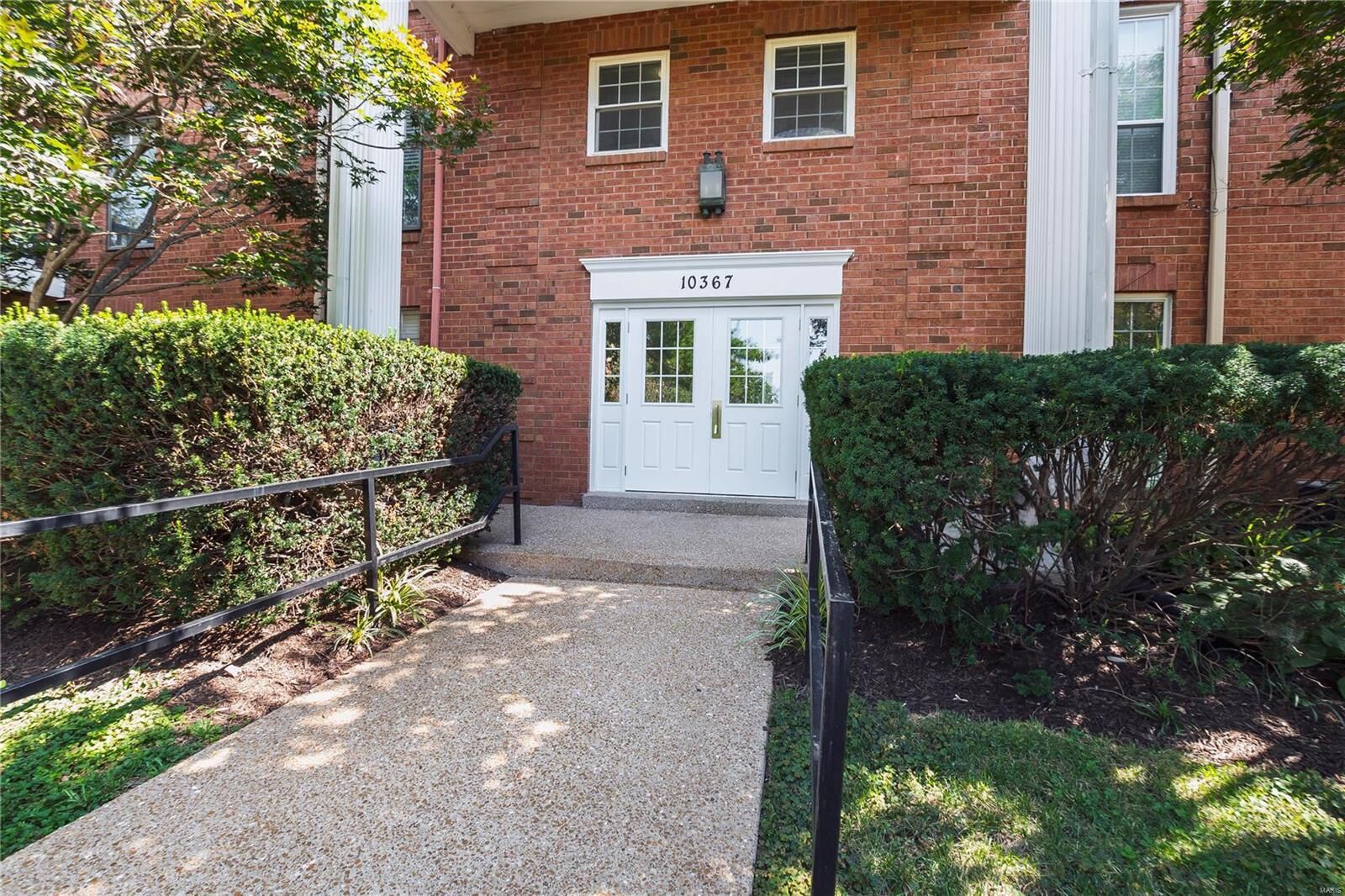 Property Photo: 10367 Oxford Hill Drive 22 MO 63146