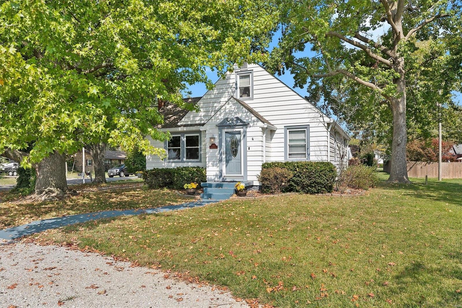 Property Photo: 201 Urbanna Drive IL 62243