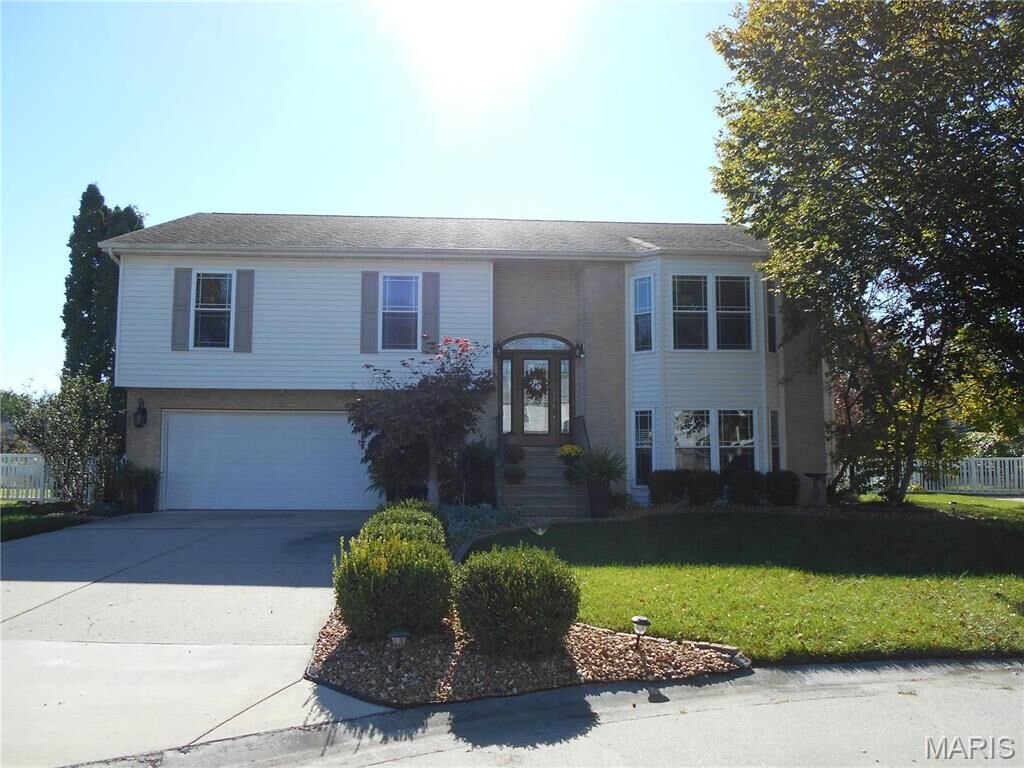 Property Photo: 5106 Stacey Drive IL 62040