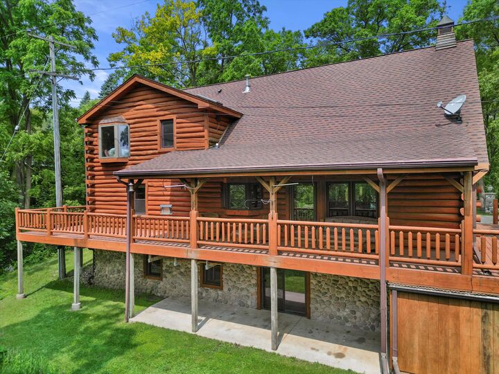 5633 Contour Rd  Waterford WI 53185 photo