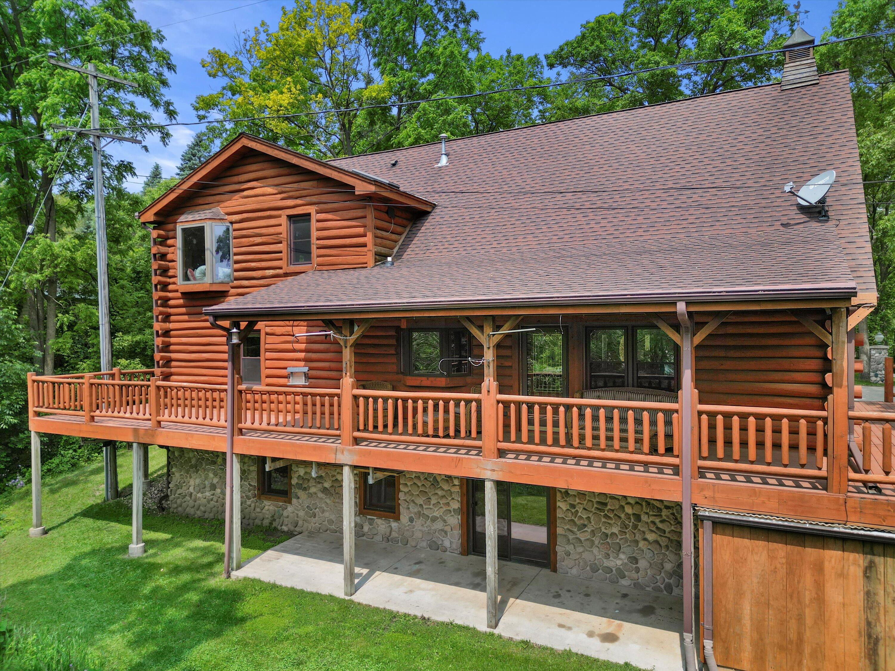 Property Photo: 5633 Contour Rd WI 53185