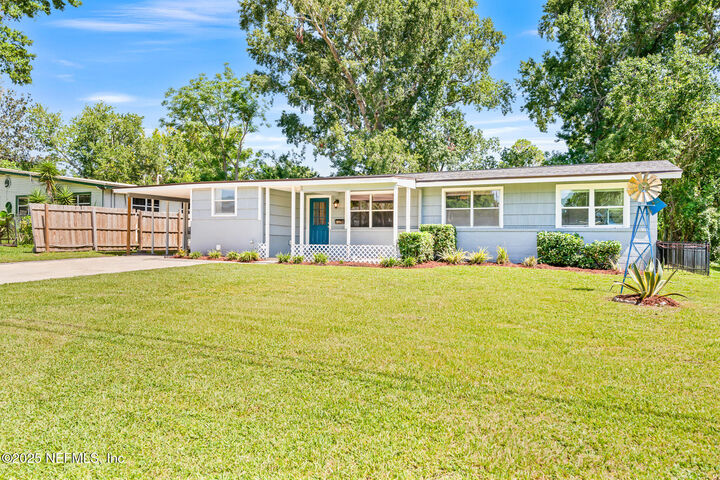Property Photo:  6765 Snow White Drive  FL 32210 