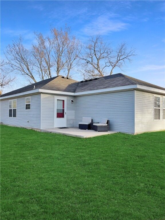 Property Photo:  520 SE D Street  AR 72712 