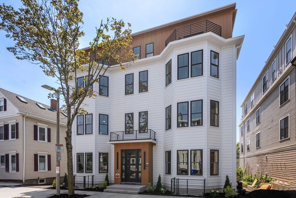 Property Photo: 527 East 7th Street 3 MA 02127