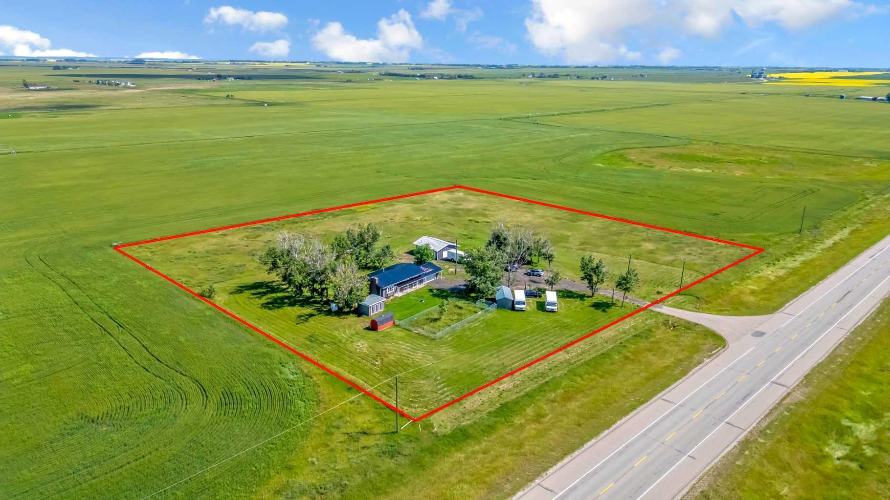 Property Photo: 251056 Range Road 272 AB T1Z 0S3