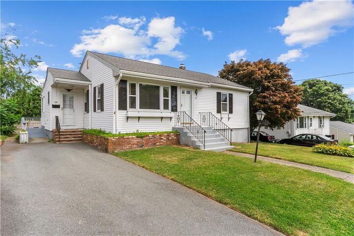 26 Doris Avenue  Tiverton RI 02878 photo