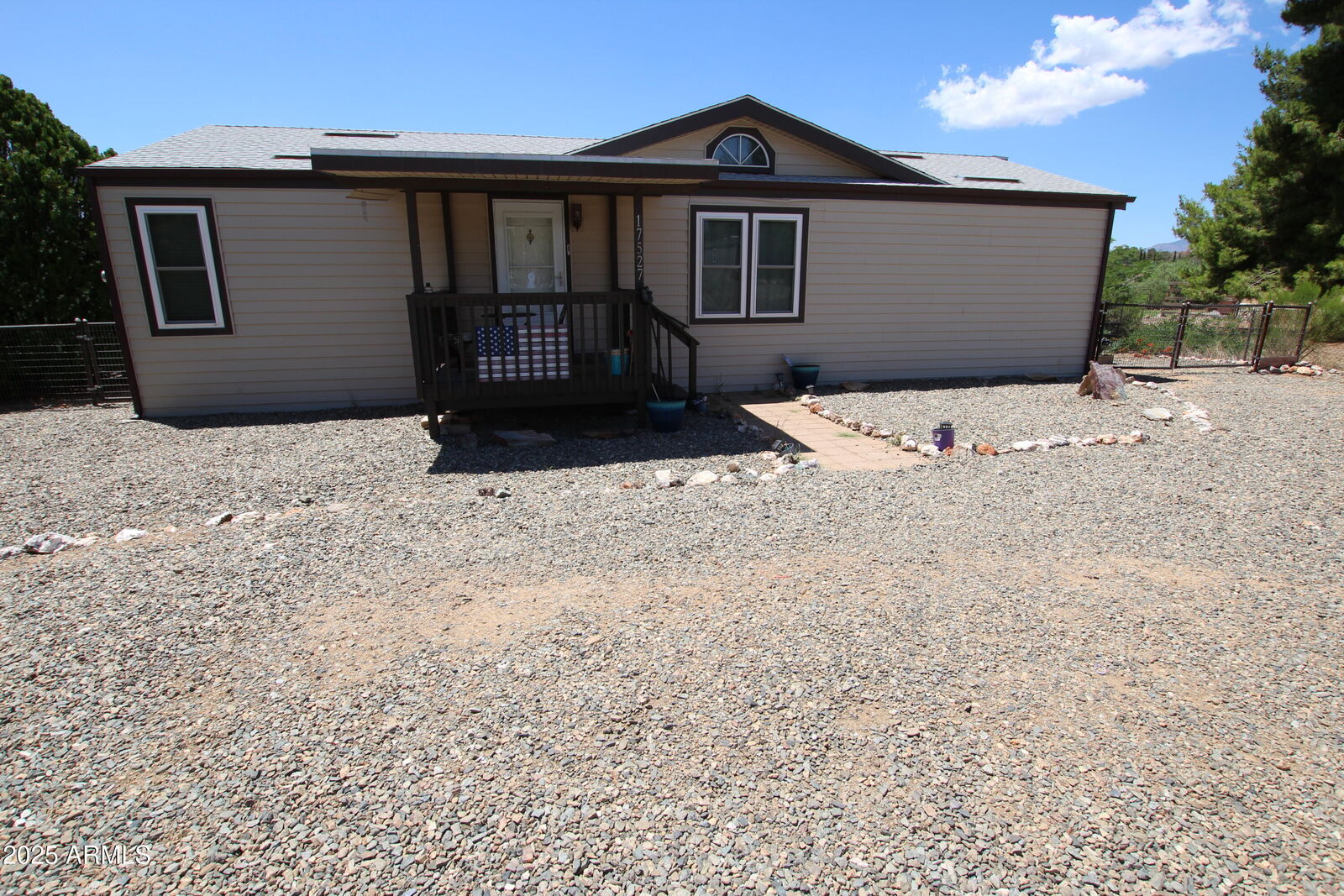 Property Photo:  17527 E Trails End Road  AZ 86333 