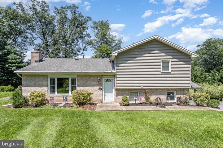 Property Photo:  29 Eagle Lane  PA 17319 