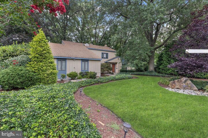 Property Photo:  360 Carriage House Lane  NJ 08033