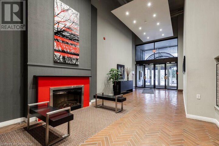 Property Photo:  66 Bay Street South Ph5  ON L8P 4Z6 