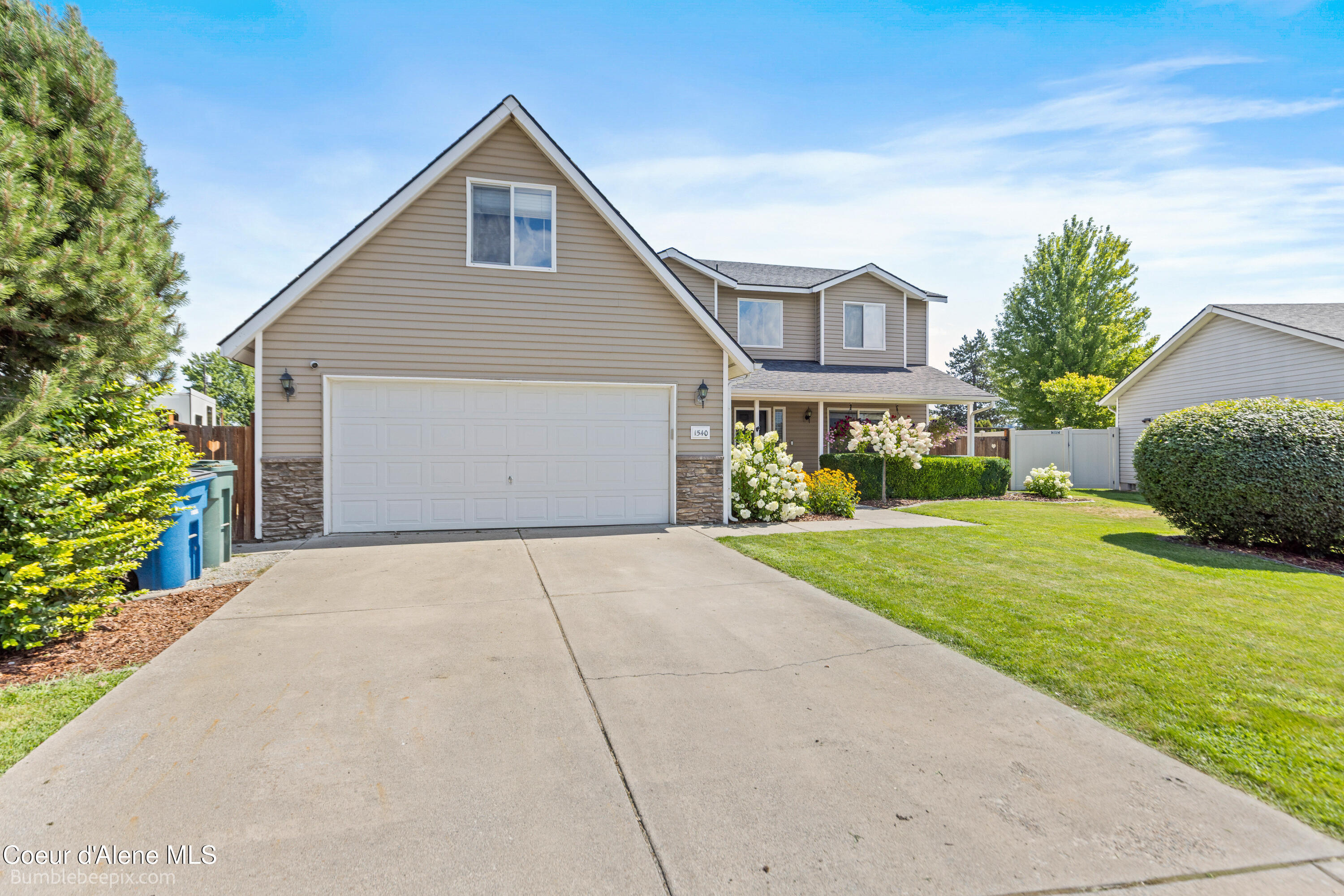 Property Photo: 1540 N Gemstone Pl ID 83854