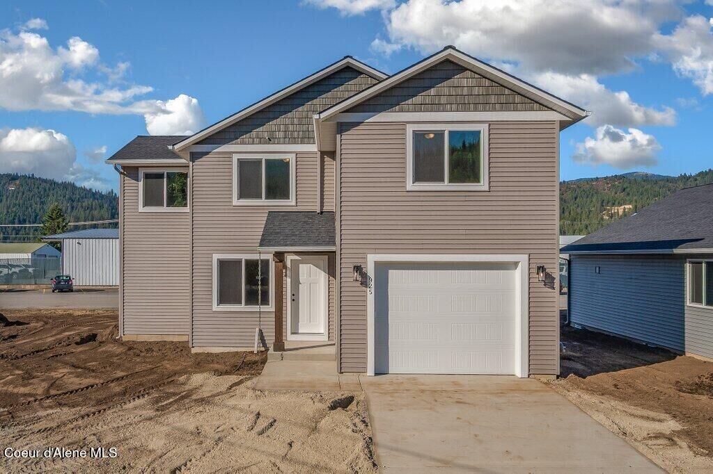 Property Photo:  925 Washington St  ID 83868