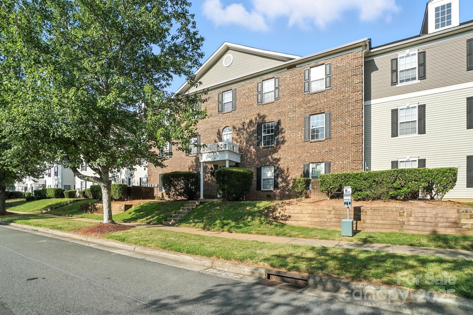 Property Photo: 1068 Plaza Walk Drive NC 28215