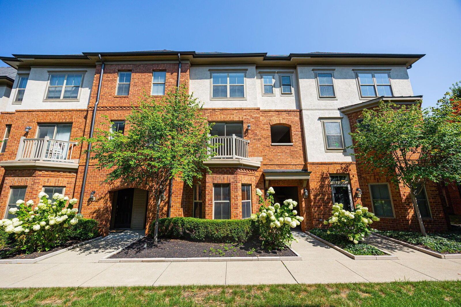 Property Photo:  44 Victorian Gate Way  OH 43215 