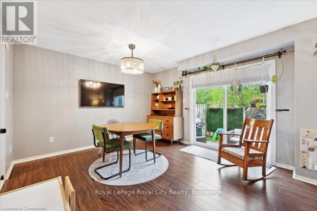 Photo de la propriété:  240 London Road West 57  ON N1H 8N8 