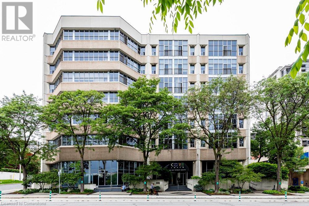 Property Photo: 66 Bay Street South Ph5 ON L8P 4Z6