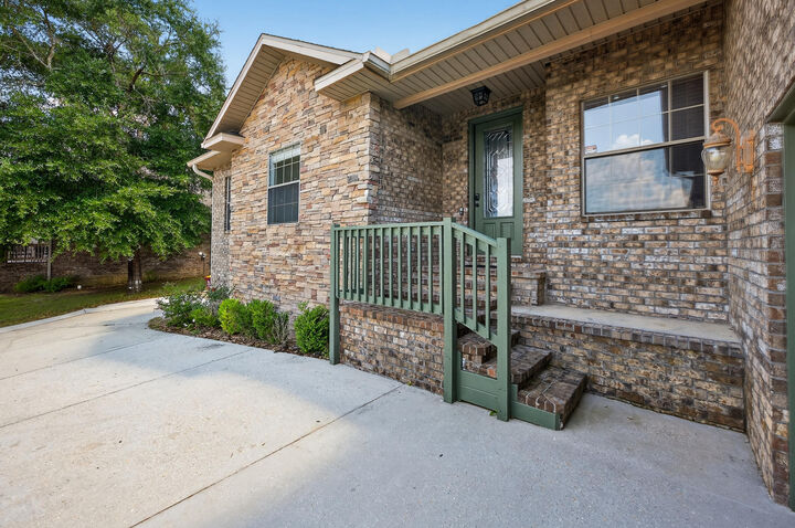 Property Photo:  603 Red Fern Road  FL 32536 