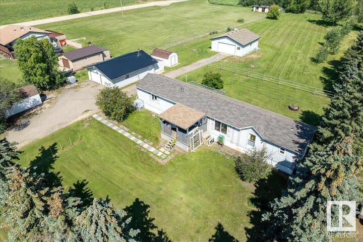 Photo de la propriété:  #106, 49427 Range Road 211A  AB T4V 1N1 