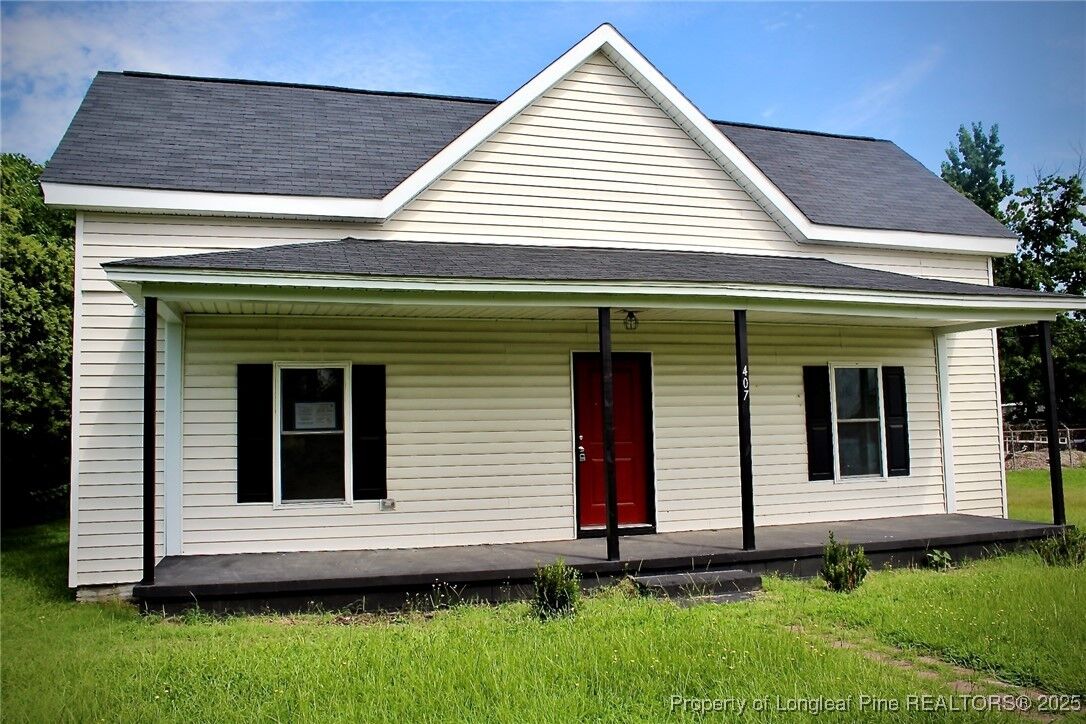 Property Photo:  407 N King Avenue  NC 28334 