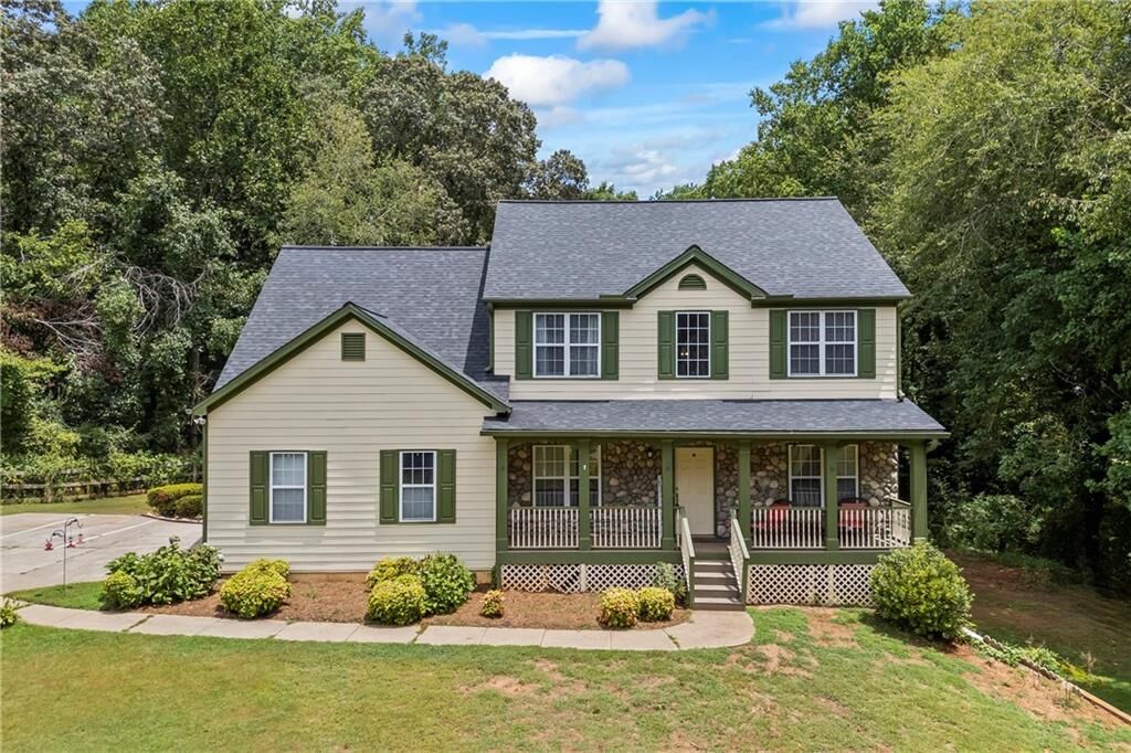 Property Photo: 7745 Timberline Overlook GA 30041