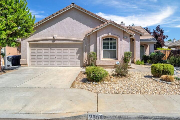 Property Photo:  2854 E Palisade Drive  CA 93720