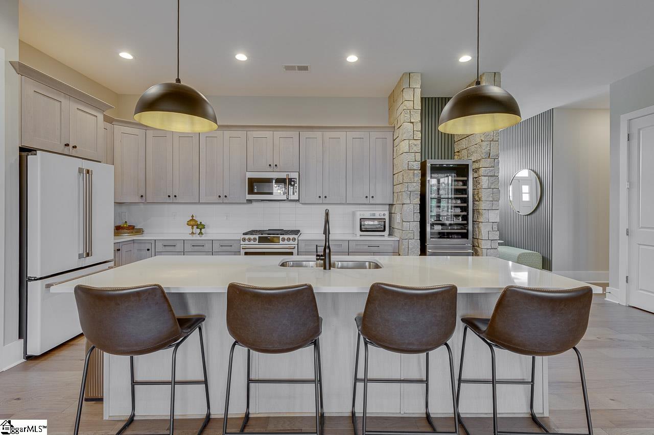 Property Photo: 224 Montview Circle SC 29617